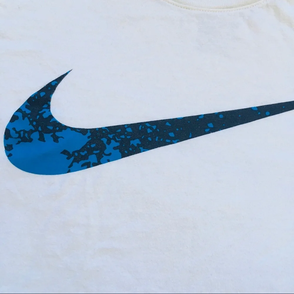 Nike boy’s short sleeve white blue logo Tshirt size small